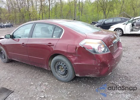 2010 Nissan Altima 2.5 S z USA, uszkodzony, nr VIN 1N4AL2AP5AC164272